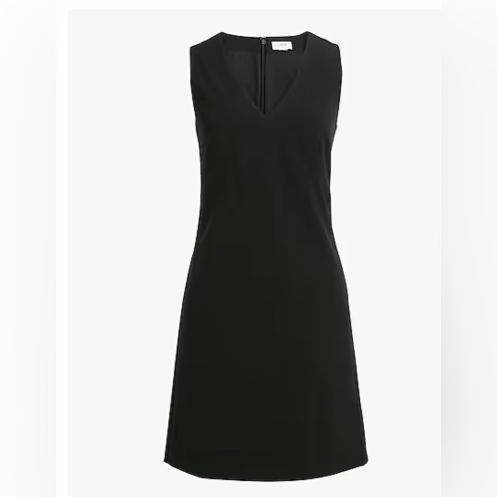 Perfect LBD! Sleeveless V neck shift dress - Size 6 NWT